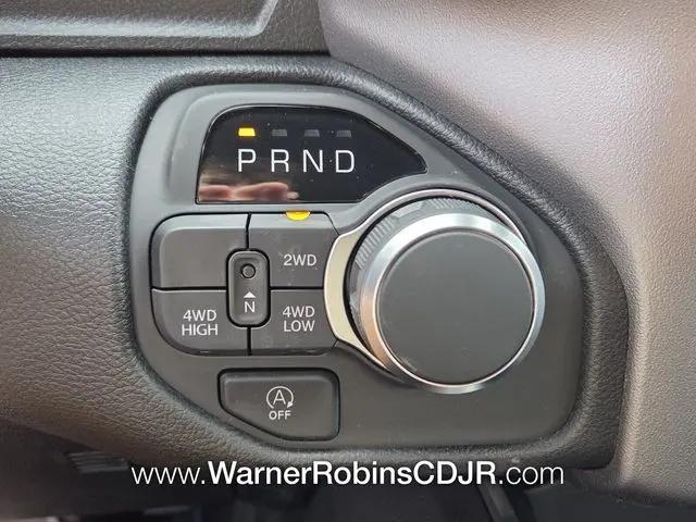 2026 Ram 1500 Express Crew Cab 4x4 5'7" Box