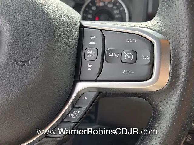2026 Ram 1500 Express Crew Cab 4x4 5'7" Box