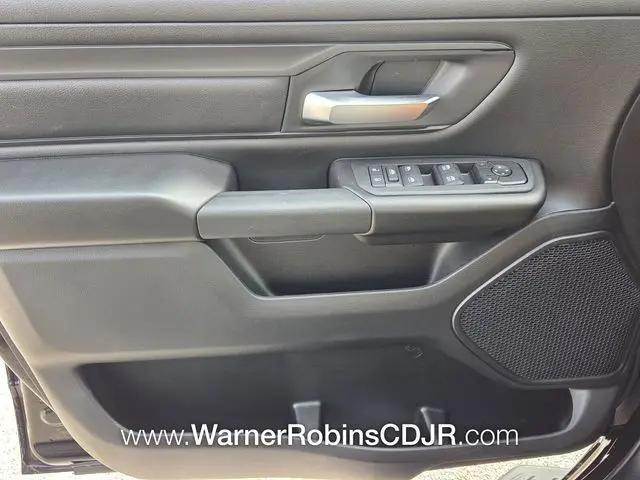 2026 Ram 1500 Express Crew Cab 4x4 5'7" Box
