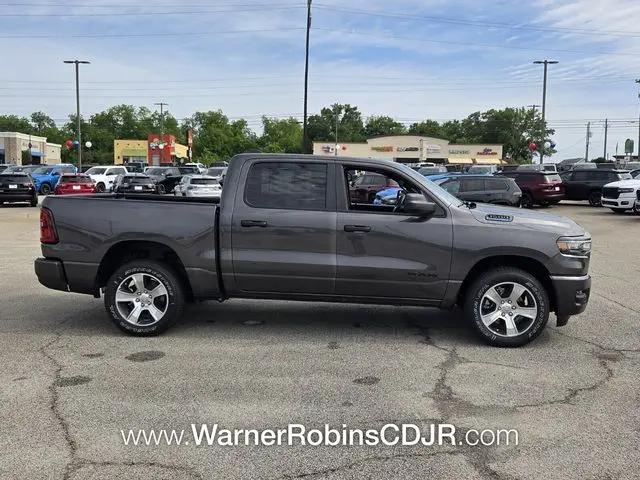 2026 Ram 1500 Express Crew Cab 4x2 5'7" Box