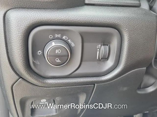 2026 Ram 1500 Express Crew Cab 4x2 5'7" Box