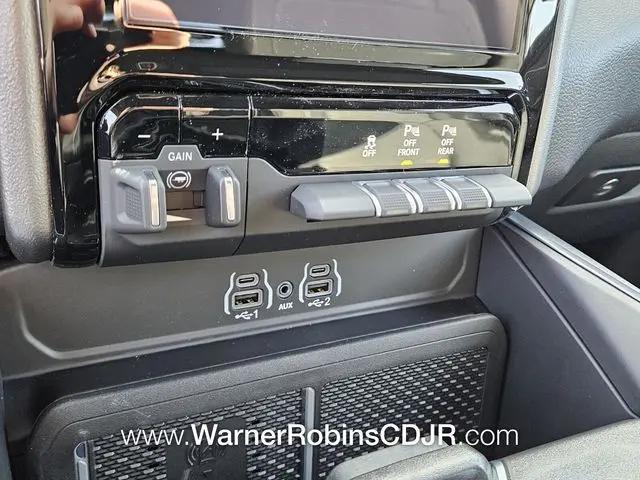 2026 Ram 1500 Big Horn Crew Cab 4x4 5'7" Box