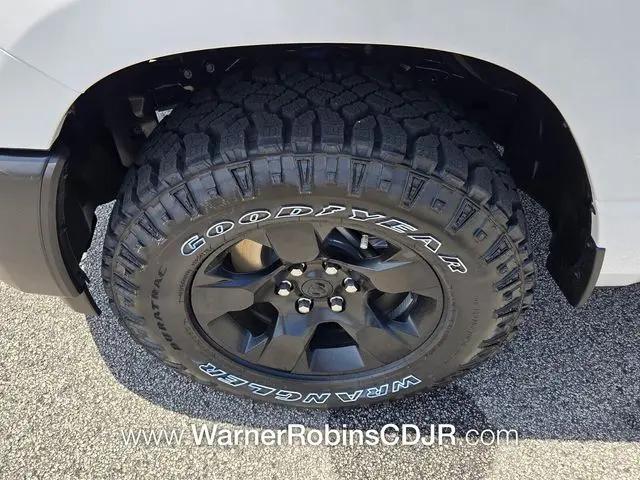 2026 Ram 1500 Warlock Crew Cab 4x4 5'7" Box