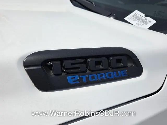 2026 Ram 1500 Warlock Crew Cab 4x4 5'7" Box