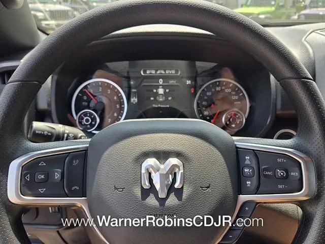 2026 Ram 1500 Warlock Crew Cab 4x4 5'7" Box