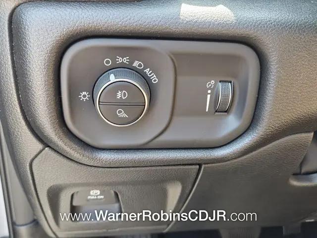 2026 Ram 1500 Warlock Crew Cab 4x4 5'7" Box