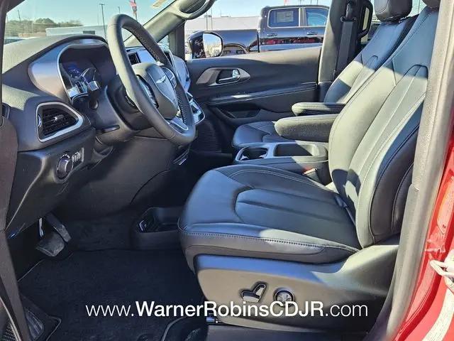 2026 Chrysler Voyager LX