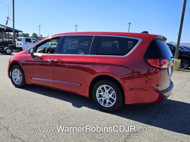 2026 Chrysler Voyager LX