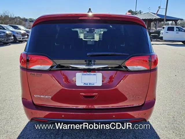 2026 Chrysler Voyager LX