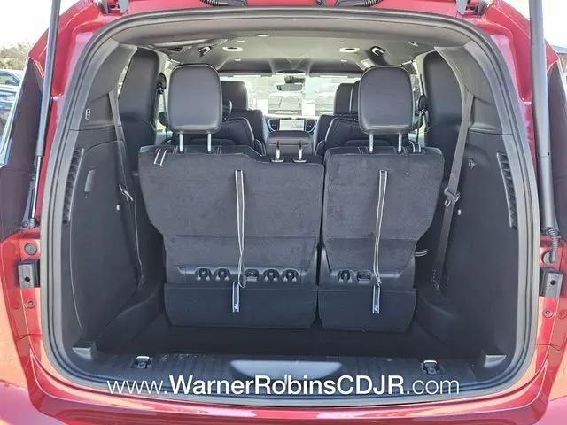 2026 Chrysler Voyager LX