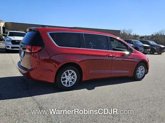 2026 Chrysler Voyager LX