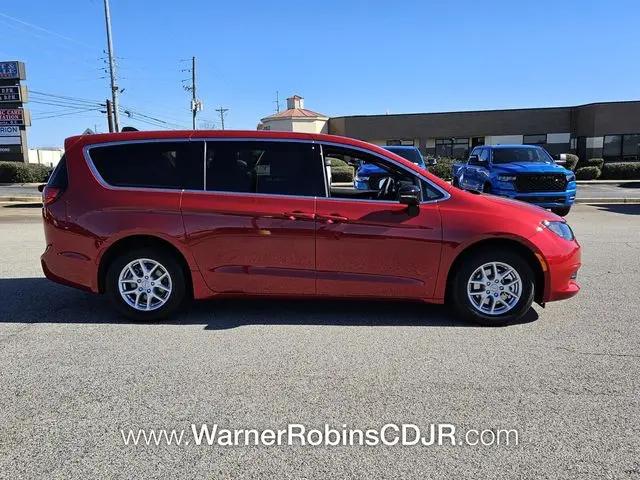 2026 Chrysler Voyager LX