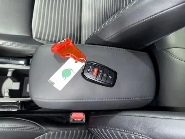 2024 Toyota Corolla Cross Hybrid XSE
