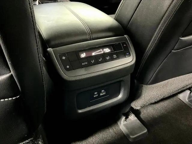 2024 Nissan Pathfinder SL 4WD