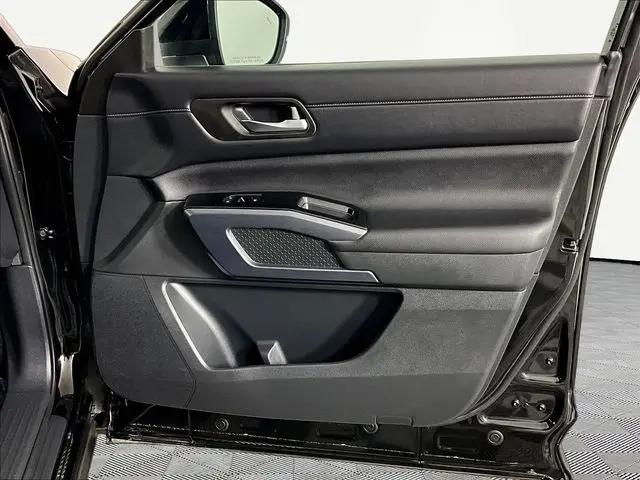 2024 Nissan Pathfinder SL 4WD