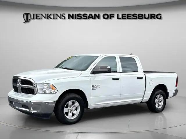 2023 Ram 1500 Classic SLT Crew Cab 4x2 5'7" Box
