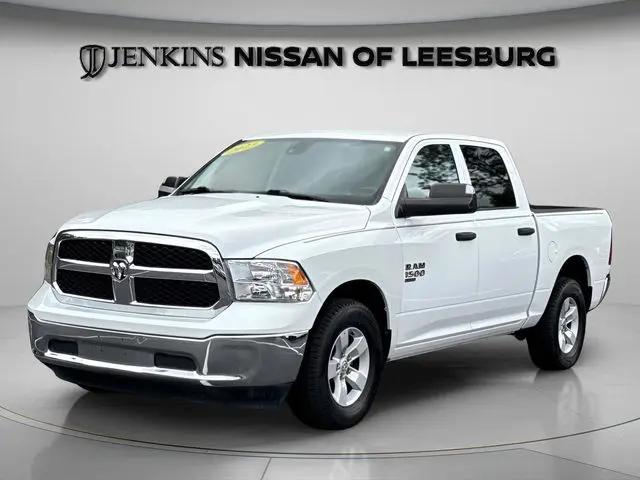 2023 Ram 1500 Classic SLT Crew Cab 4x2 5'7" Box