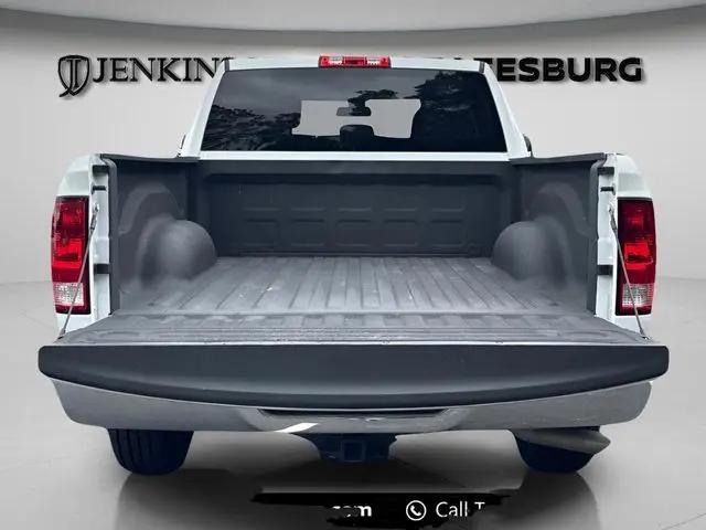 2023 Ram 1500 Classic SLT Crew Cab 4x2 5'7" Box