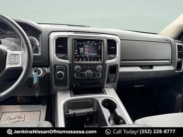 2023 Ram 1500 Classic SLT Crew Cab 4x2 5'7" Box