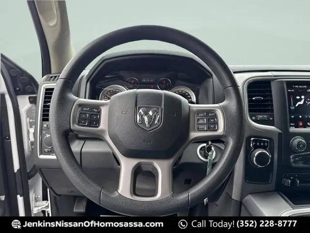 2023 Ram 1500 Classic SLT Crew Cab 4x2 5'7" Box