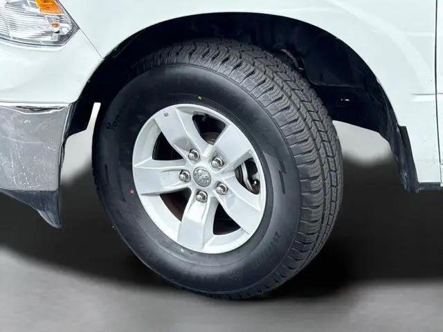 2023 Ram 1500 Classic SLT Crew Cab 4x2 5'7" Box