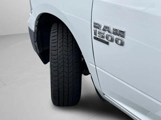 2023 Ram 1500 Classic SLT Crew Cab 4x2 5'7" Box