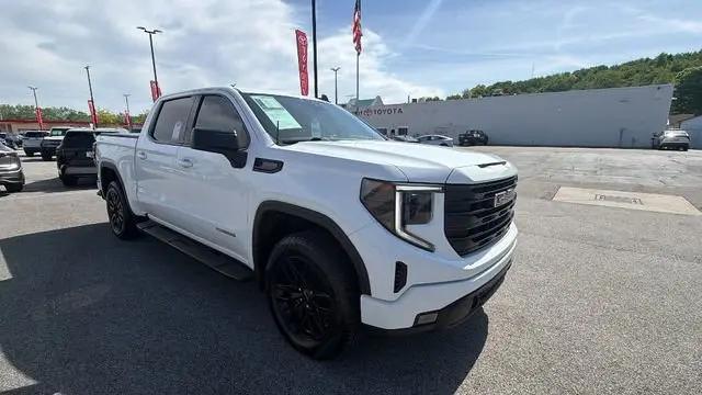 2023 GMC Sierra 1500 4WD Crew Cab Short Box Elevation with 3SB