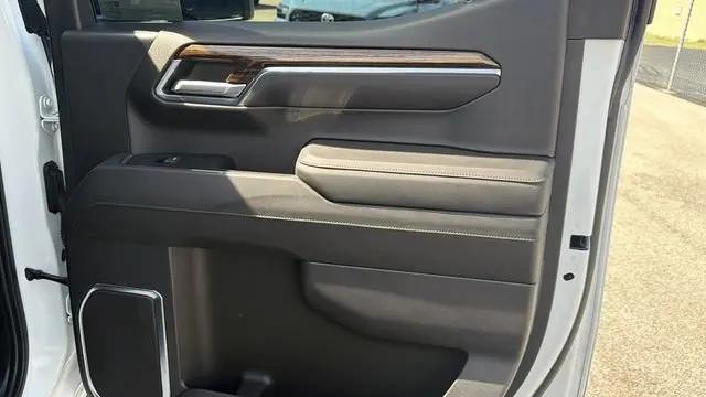 2023 GMC Sierra 1500 4WD Crew Cab Short Box Elevation with 3SB
