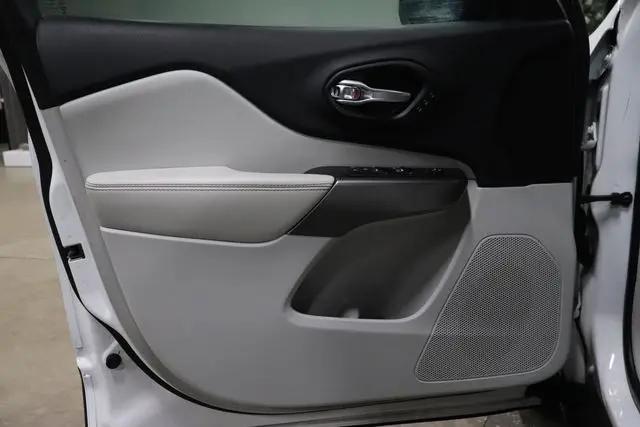 2019 Jeep Cherokee Limited FWD