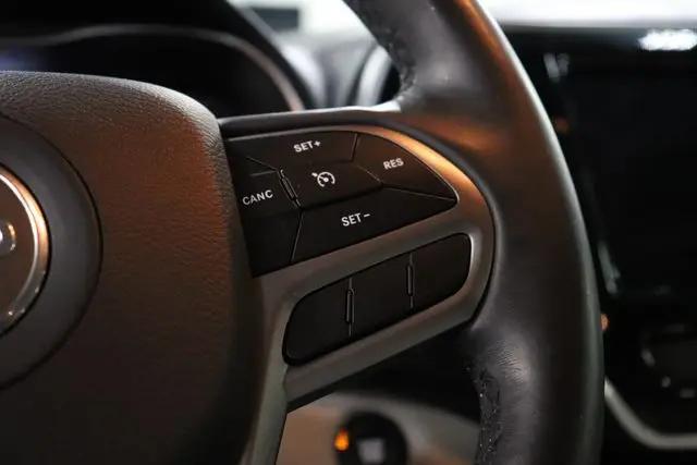 2019 Jeep Cherokee Limited FWD