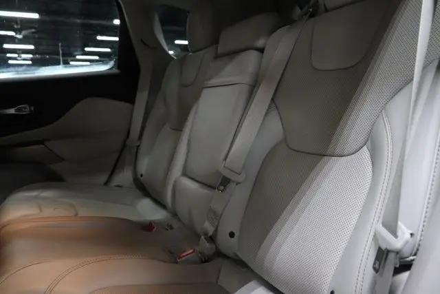 2019 Jeep Cherokee Limited FWD
