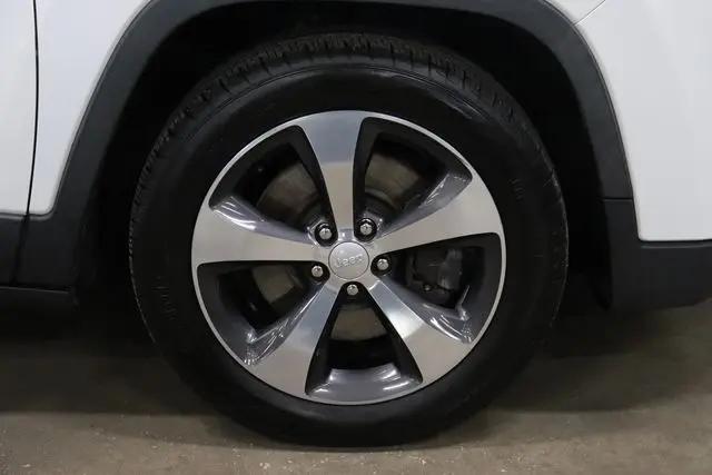 2019 Jeep Cherokee Limited FWD