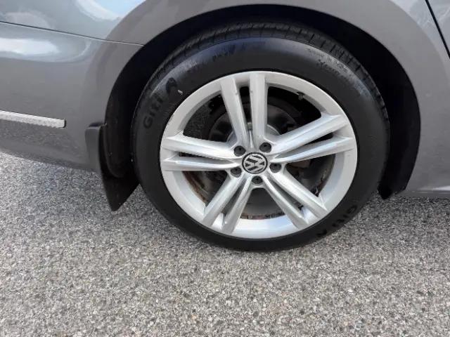 2012 Volkswagen Passat 2.0L TDI SEL Premium