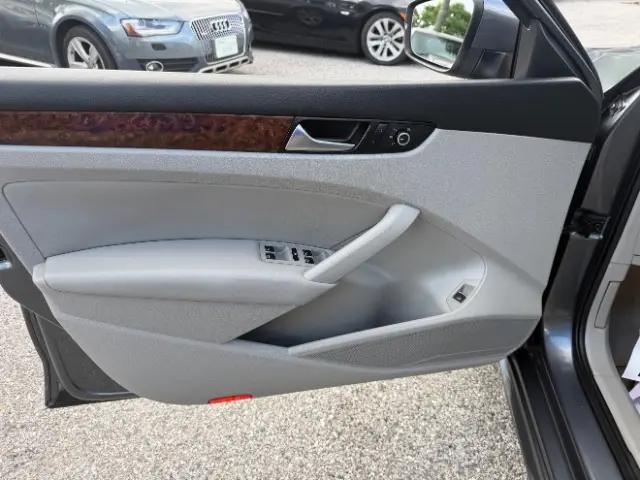 2012 Volkswagen Passat 2.0L TDI SEL Premium