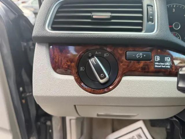 2012 Volkswagen Passat 2.0L TDI SEL Premium