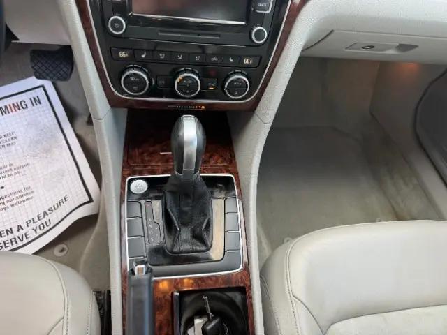 2012 Volkswagen Passat 2.0L TDI SEL Premium