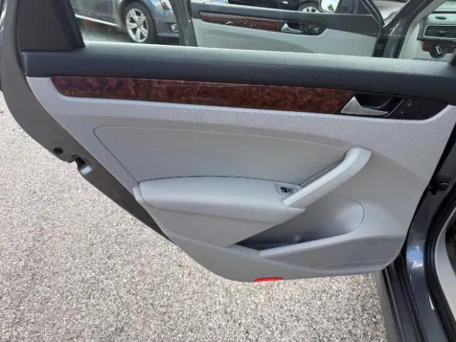 2012 Volkswagen Passat 2.0L TDI SEL Premium
