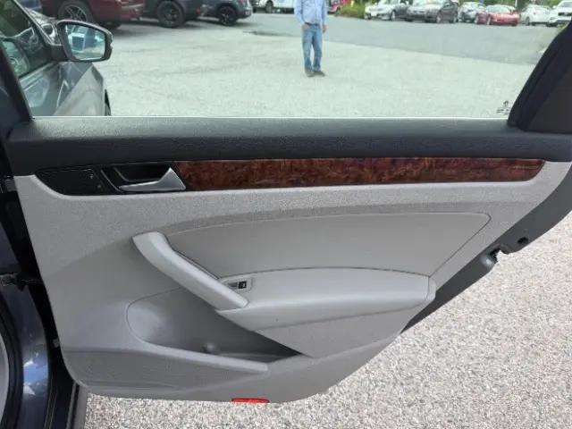 2012 Volkswagen Passat 2.0L TDI SEL Premium