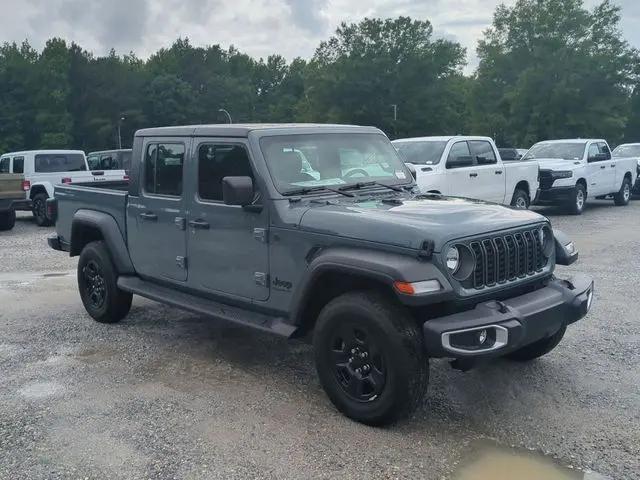 2026 Jeep Gladiator Sport