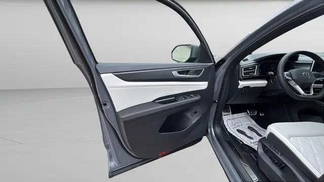 2026 Volkswagen Atlas Cross Sport SEL Premium R-Line