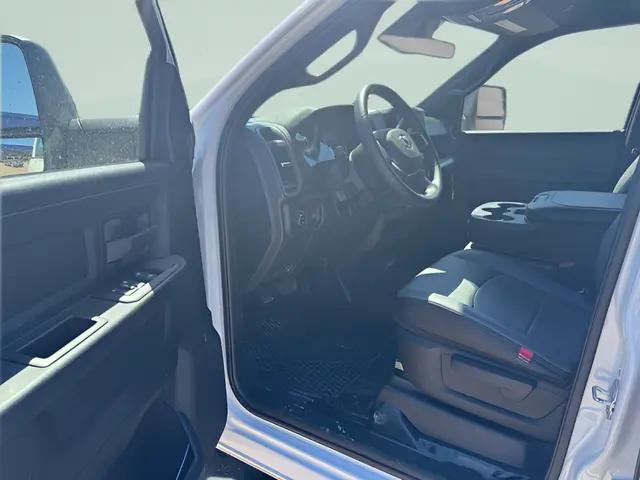 2026 Ram 3500 Tradesman Crew Cab 4x4 8' Box