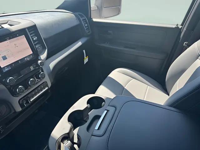 2026 Ram 3500 Tradesman Crew Cab 4x4 8' Box