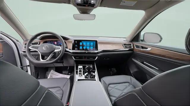 2026 Volkswagen Atlas SE with Technology