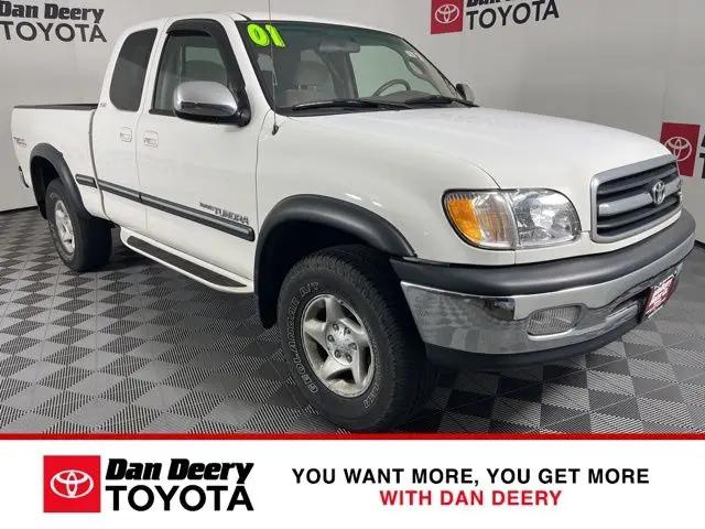 2001 Toyota Tundra SR5 V8 for sale in Cedar Falls, IA