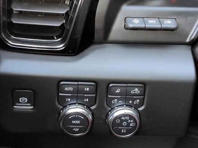 2025 GMC Sierra 1500 4WD Crew Cab Short Box AT4