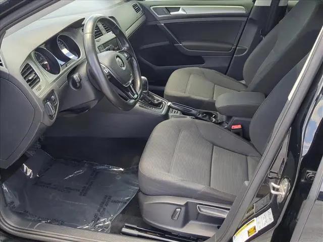 2017 Volkswagen Golf TSI S 4-Door