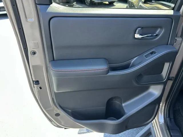 2023 Nissan Frontier Crew Cab PRO-X 4x2