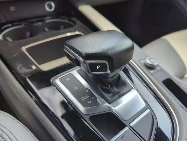 2024 Audi A4 Premium Plus 45 TFSI S line quattro S tronic