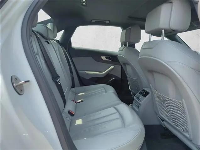 2024 Audi A4 Premium Plus 45 TFSI S line quattro S tronic