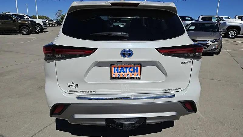 2021 Toyota Highlander Hybrid Platinum